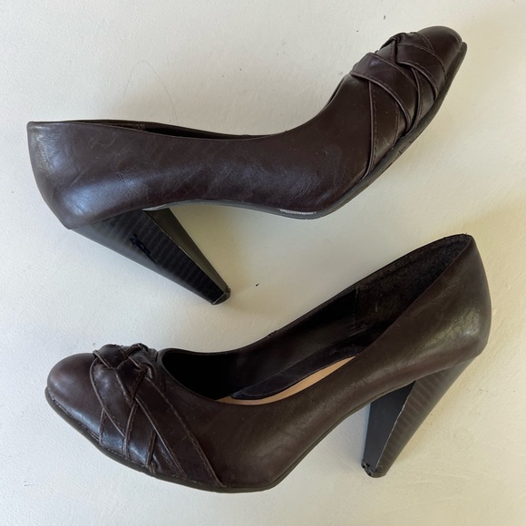 Cherish pumps size 8 - Picture 3 of 13